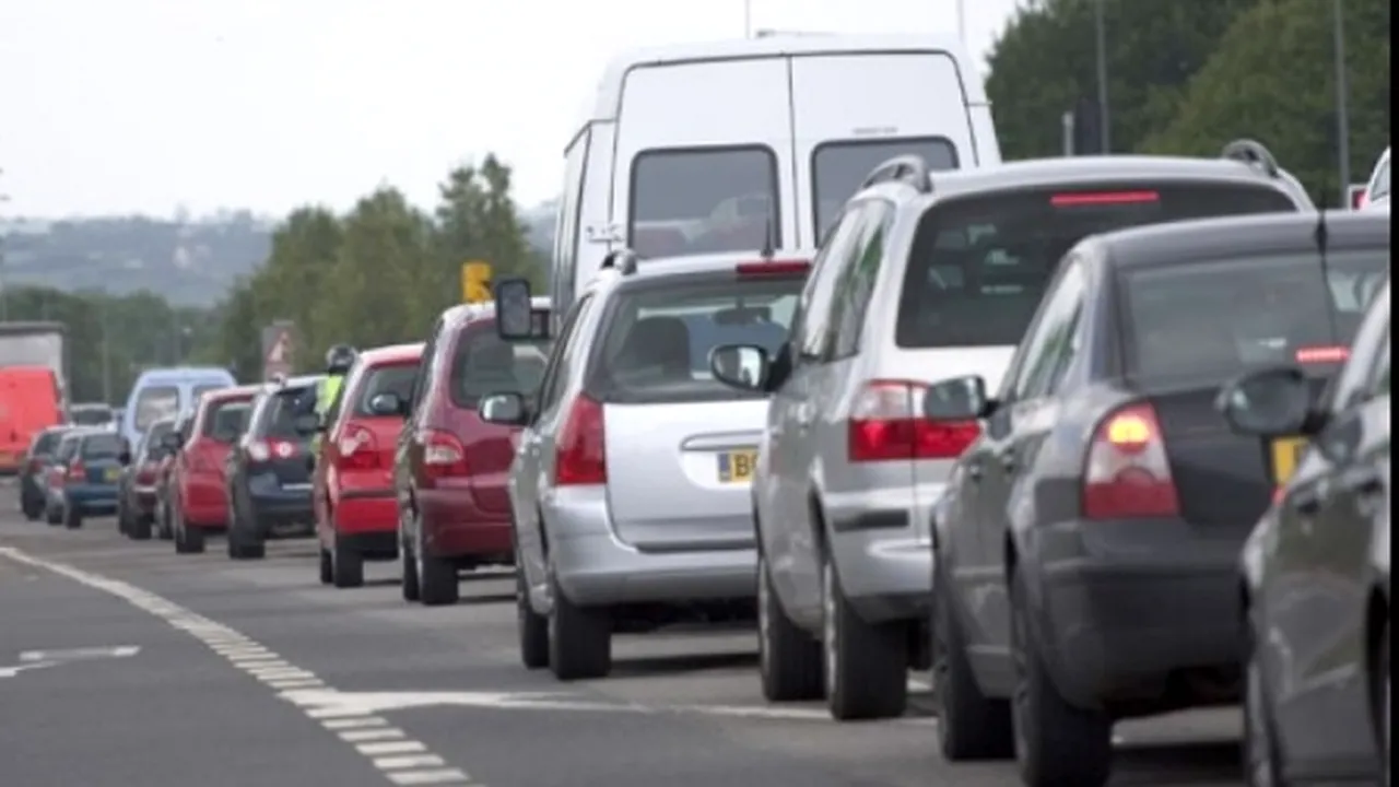 Proprietarii de mașini vechi ar putea plăti un nou impozit