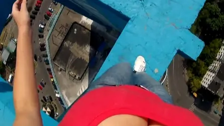 VIDEO. Curajul nebun al unei rusoaice