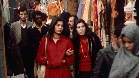 „Între revoluții