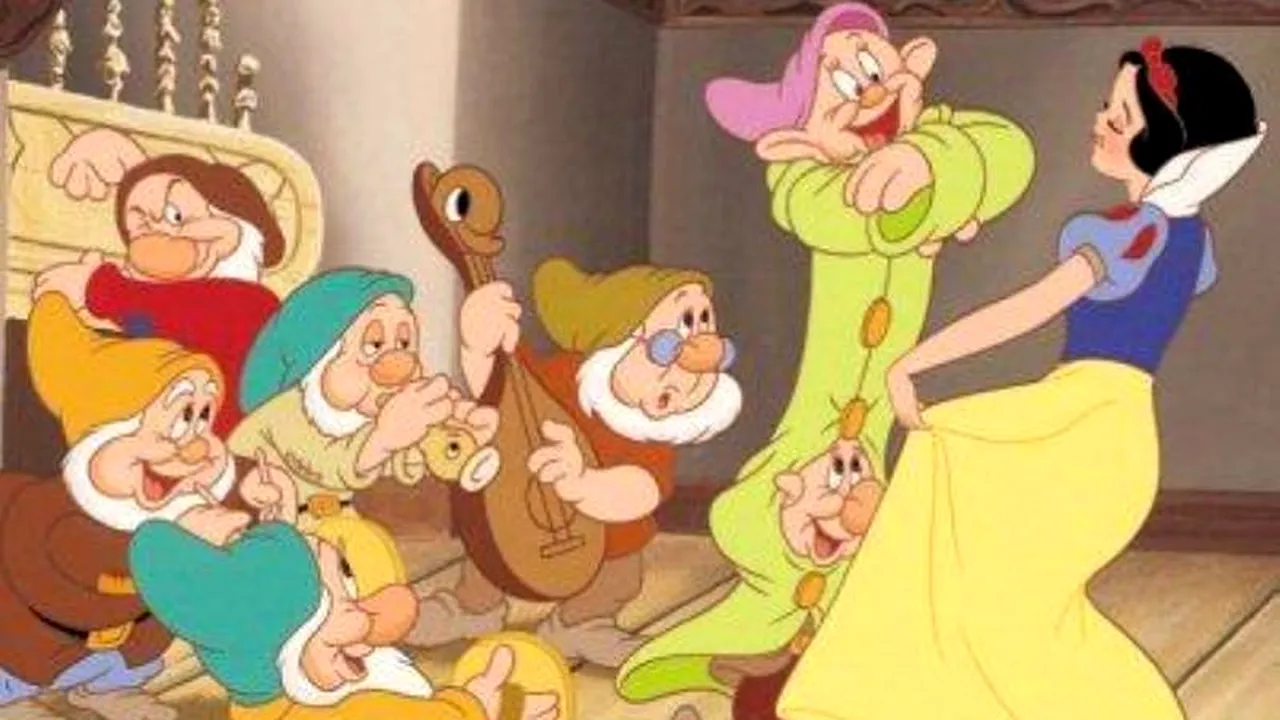 Cenușăreasa alcoolică și Scufița Roșie obeză. Eroinele de basm, când nu trăiesc fericite până la adânci bătrâneți. GALERIE FOTO