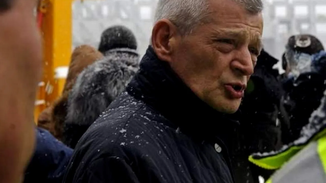 Fostul primar Poteraș cere demisia lui Sorin Oprescu, pentru că orașul 