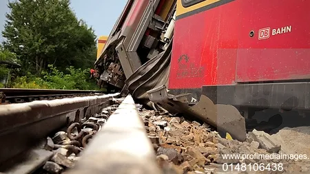 Tragedie în Germania! Trei morți și zeci de răniți după ce un tren a deraiat în Bavaria