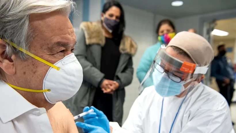 Secretarul general al ONU s-a vaccinat împotriva COVID-19. Guterres cere ca toate țările lumii să aibă acces la vaccin