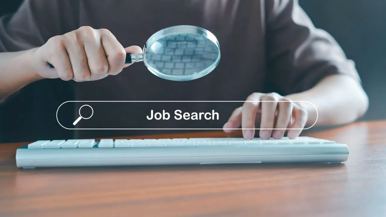 Postarea unui patron român, supărat pe tinerii care nu vor să muncească, a devenit VIRALĂ: „Le dau 8.500 de lei. Există o silă generală în a învăța”