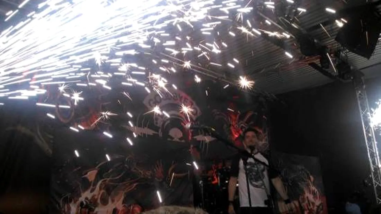 Reacția unui preot, după tragedia din Colectiv: ''Tinerii nu au ce căuta în locuri întunecoase și insalubre''