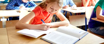 EXCLUSIV| Un specialist în educație desființează ideea de noi discipline obligatorii: „Supraaglomerezi mintea, timpul și efortul copilului”