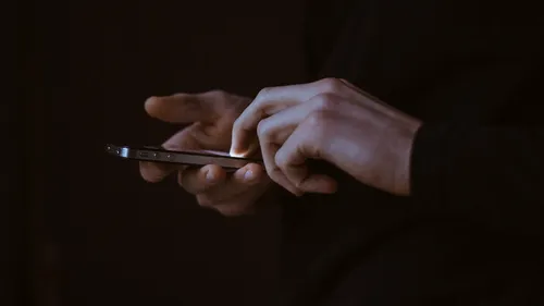 Ipotezele privind legătura dintre telefoanele mobile și cancer, confirmate