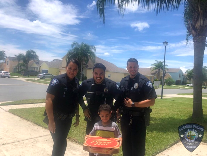 i-au adus o pizza după ce a sunat la 911