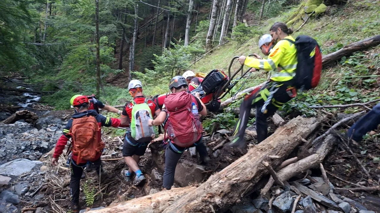 Un turist de 39 de ani din Sibiu a murit, iar trupul său a fost recuperat de Salvamont din Munții Făgăraș