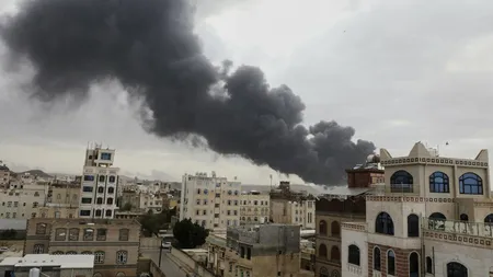 Israelul a BOMBARDAT poziții ale militanților huthi de pe Aeroportul din Sanaa