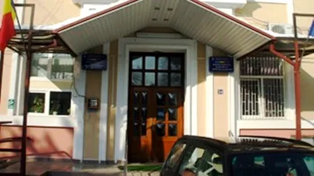 50 de directori de unități de învățământ și inspectori școlari, schimbați din funcții