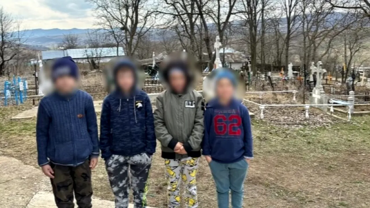 Vaslui: Zeci de copii dintr-un sat învață în CIMITIR. Reacția părinților, după ce DSP a vrut să îi mute
