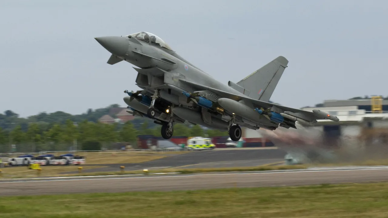 Un Eurofighter Typhoon a decolat din baza Mihail Kogălniceanu pentru a intercepta două bombardiere rusești 