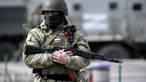 8 ȘTIRI DE LA ORA 8 Casa Albă anticipează o „revizuire” a obiectivelor Rusiei: Probabil va desfășura zeci de mii de soldați în sudul și estul Ucrainei