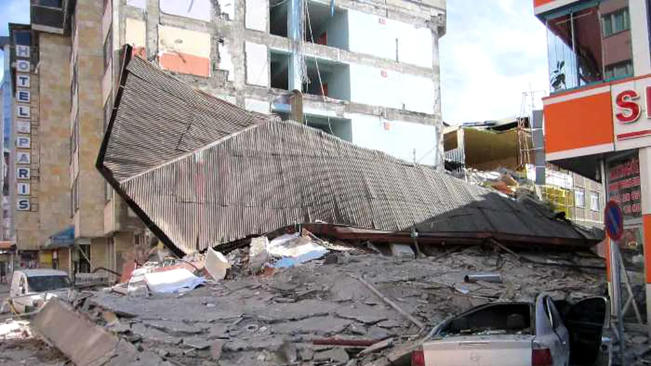 Doi morți și doi dispăruți, după ce două clădiri s-au prăbușit la Palermo. 