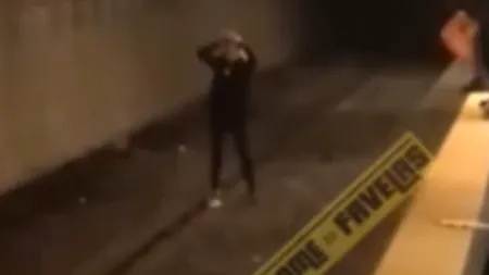 Tentativă de sinuciderea unei românce în Italia: S-a aruncat pe linia de metrou. Momentele șocante, surprinse de un călător - VIDEO