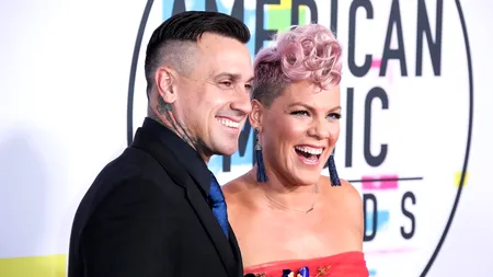 P!nk face mărturisiri despre căsnicia ei: „Cum altfel am putea să reușim să păstrăm întreagă familia și să trăim toată această nebunie