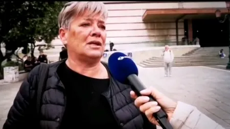 VIDEO Sătulă până peste cap de hoții de buzunare, o italiancă a devenit „alarma turiștilor”. Modul inedit de atenționare a devenit viral pe internet