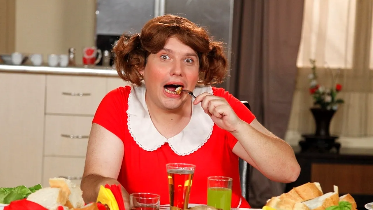 Dan Diaconescu și concurenții de la Dansez pentru tine vin la Serviciul Român de Comedie