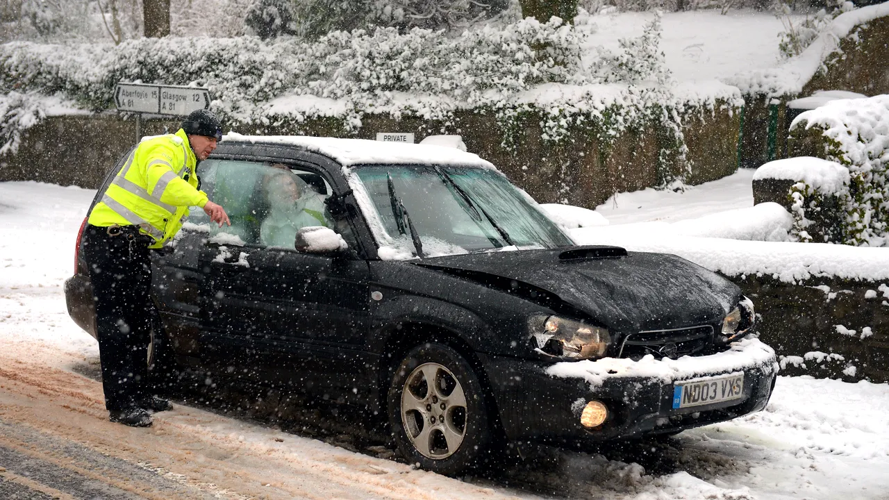 Peste 100 de școli, închise în nordul Marii Britanii din cauza ninsorilor abundente