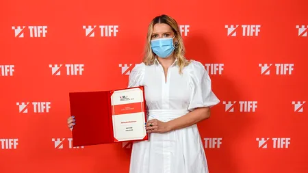 Alexandra Tănăsescu, fondatoarea proiectului ”Cultura la dubă”: „M-aș bucura dacă mai mulți oameni ar avea o astfel de deschidere și ar înțelege că jurnaliștii nu le sunt dușmani”(EXCLUSIV)