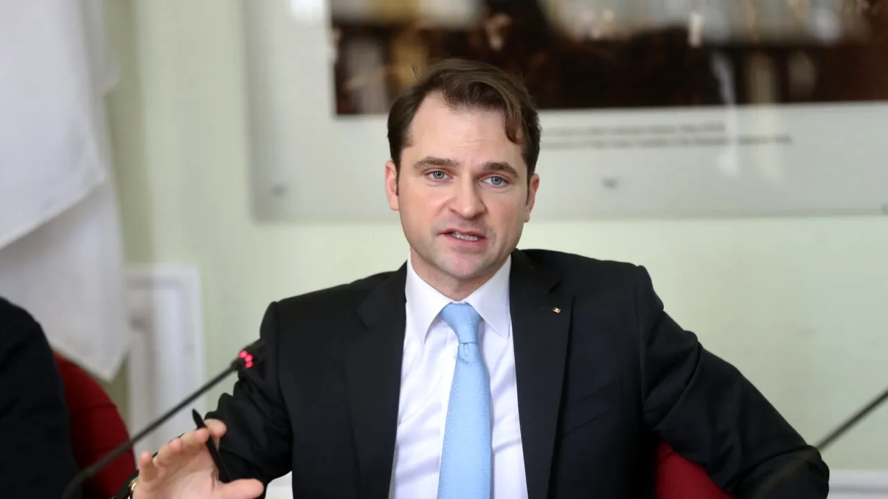 Ministerul CERCETĂRII anunță un program de 26 de milioane de euro pentru automatizarea lucrului cu cetățenii