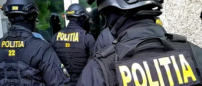 Fiul unui secretar de stat în MAE, ridicat de DIICOT după ce ar fi vândut DROGURI în licee. Mama unui alt suspect este consilier la Guvernul României