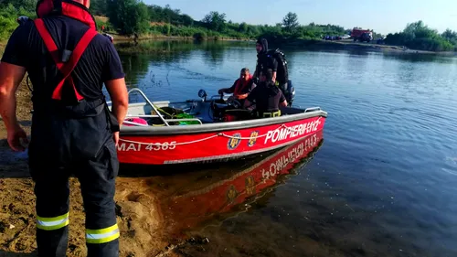 TRAGIC. Două adolescente au fost luate de curenţi pe râul Argeş. Una dintre ele a fost salvată, dar cealaltă a fost găsită moartă