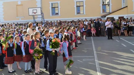 Sute de elevi de la un liceu clujean unde nu s-au încheiat reparațiile au fost repartizați la altă școală