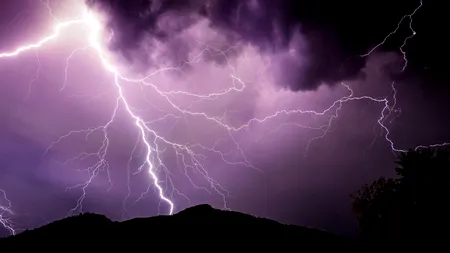 Prognoza vremii pentru 23-24 iulie 2025: Sud-estul țării, vizat de temperaturi CANICULARE și furtuni violente cu descărcări electrice