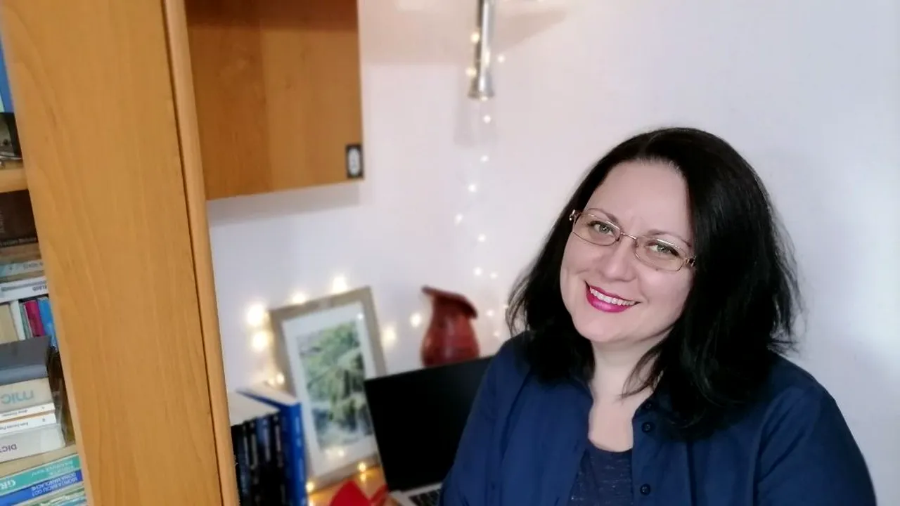 Scriitoarea Rodica Mijaiche: „Pentru mine, scrisul este nevoia de a descreți frunțile cititorilor mei”