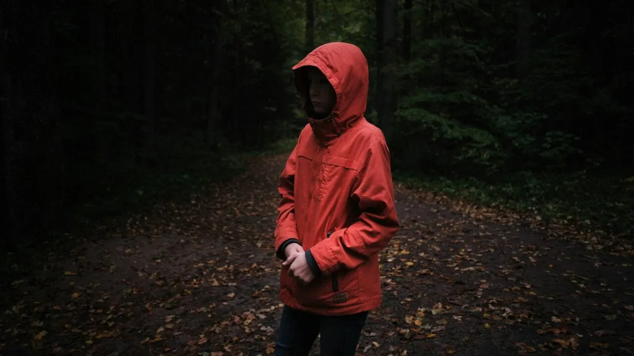 (P) Ce jachetă să porți în toamna anului 2025? Stiluri și tendințe la modă