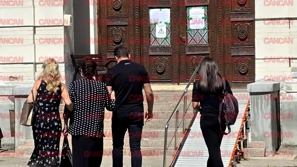 Suferință fără margini pentru Irina Loghin! Artista a avut nevoie de sprijin la intrarea în biserică, la priveghiul soțului ei, Ion Cernea