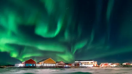 Stațiunea în care SOARELE rămâne pe cer 69 de zile la rând. O noapte de cazare ajunge la 1.000 de lei