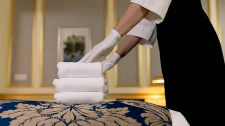 A vorbit în română în pauza de masă și a fost CONCEDIATĂ pe loc!/Experiența șocantă trăită de Lavinia, care muncea într-un hotel din Viena