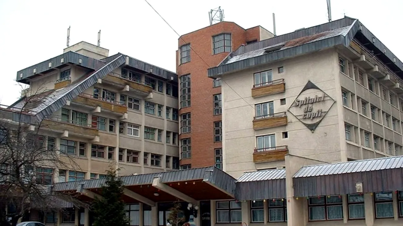 Se ÎNTÂMPLĂ în ROMÂNIA: Automat cu dulciuri expirate de cinci ani, la Spitalul de Pediatrie Brașov