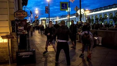Cinci bărbați s-au bătut pentru o fată, în Mangalia. Au ajuns la spital, dar măcar i-au atras atenția!