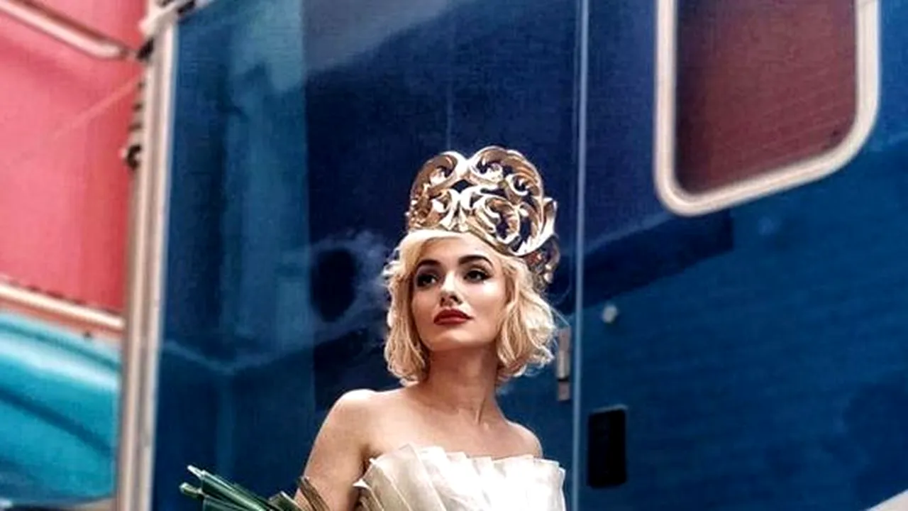 FOTO / Ana Morodan, în COSTUM DE BAIE. În ce ipostaze s-a lăsat fotografiată ”Contesa Digitală”