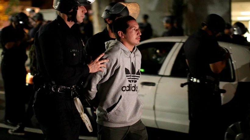 REVOLTĂ ÎN SUA: Peste 180 de manifestanți au fost arestați la Los Angeles