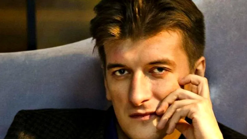 Un jurnalist rus de investigații a murit după o „căzătură inexplicabilă de la etajul patru