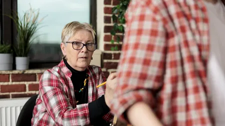 Badantă din Italia, CONDAMNATĂ la plata a 50.000 de euro despăgubire familiei unei bătrâne, după ce aceasta a murit în urma unui accident domestic