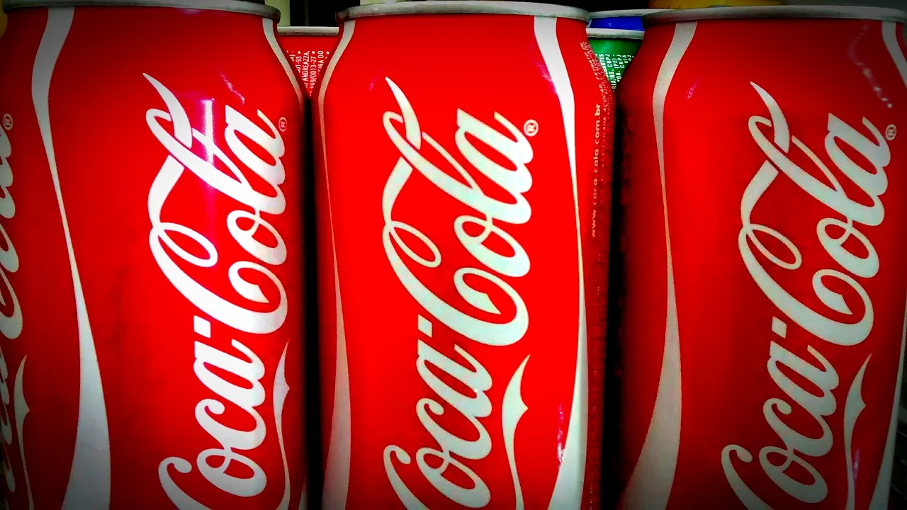 Din ce este făcută cola, de fapt. Mulți români o adoră, dar nu știu ce ingredient misterios conține