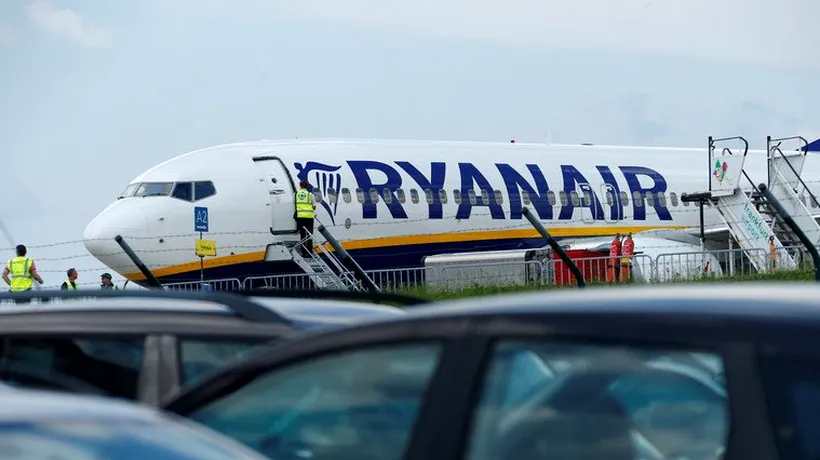 Pasagerii unui avion Ryanair au fost evacuați, după ce o baterie externă a luat foc