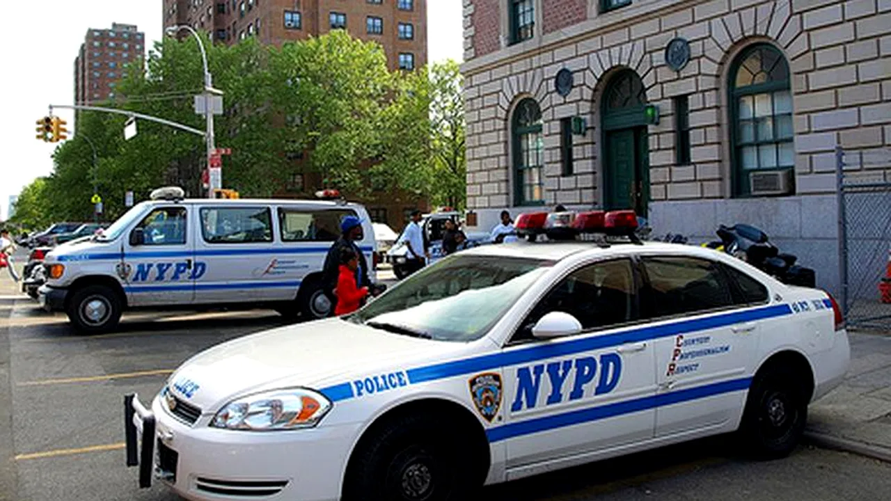 Doi polițiști americani au fost împușcați în cartierul newyorkez Bronx