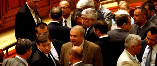 Parlamentul amână revenirea lui Băsescu la Cotroceni până săptămâna viitoare. Plenul se va reuni luni, la ora 15.00