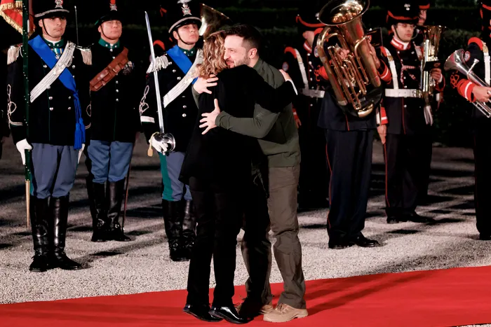 Giorgia Meloni bate toate recordurile &#537;i cucere&#537;te lumea &icirc;n doar 3 ani de mandat. Acuzat&#259; c&#259; provoac&#259; haos, a adus de fapt cea mai solid&#259; stabilitate. The Economist: Este premierul italian cu cel mai lung mandat din ultimii 15 ani