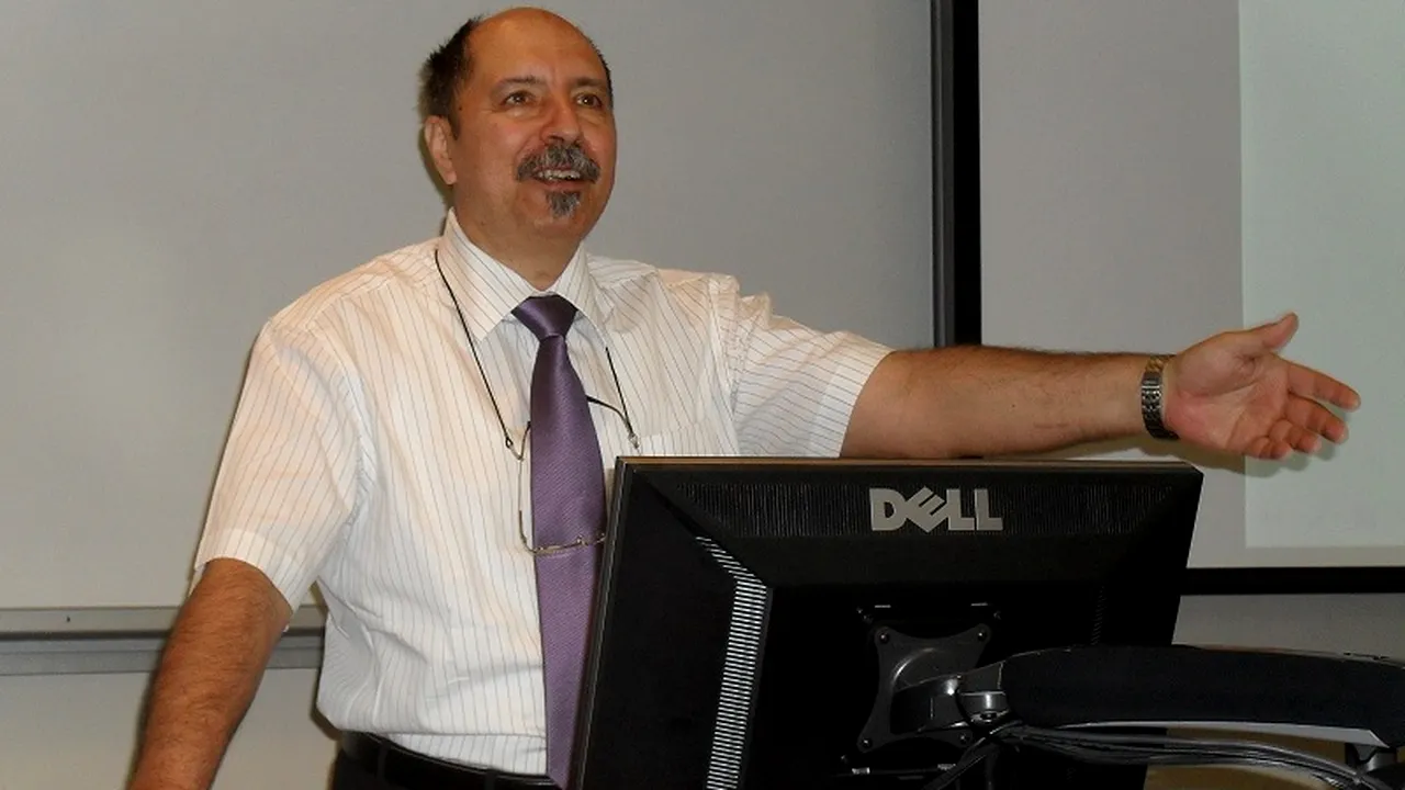 RADIOGRAFIE. Profesorul Mihai Coman, fondatorul Facultății de Jurnalism: „Presa, transformată în instrument de propagandă. Libertatea ei intră în comă”