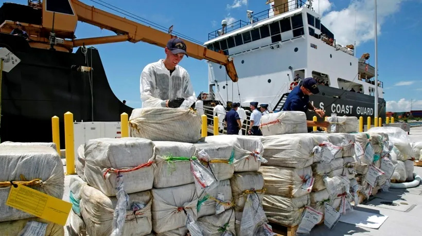 Patru bulgari care transportau 500 de kilograme de cocaină, arestați în apropiere de insulele Canare
