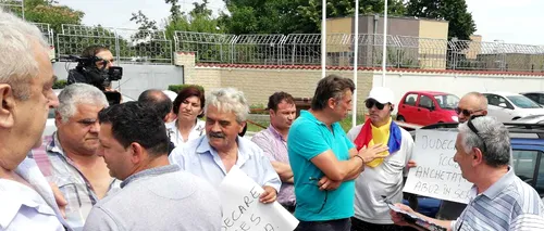 Miting pro-Dragnea, în fața Penitenciarului Rahova, după decizia CCR: „Dragnea deținut politic - FOTO / VIDEO