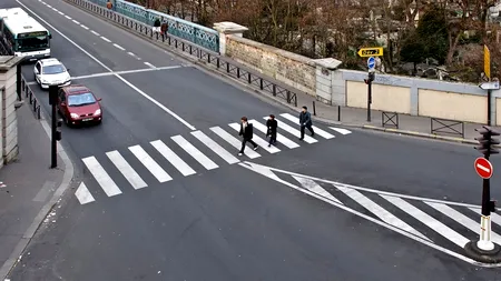 Fenomen periculos în București. Dependenți de droguri se aruncă în fața mașinilor, pentru a înscena un accident și a obține bani